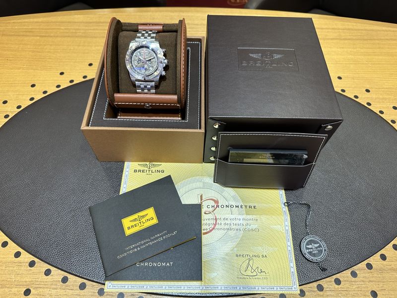 Breitling Chronomat 44 AB0110